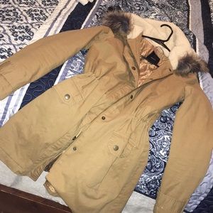 KHAKI COAT WITH FAUX FUR